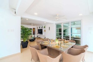 تناول الطعام