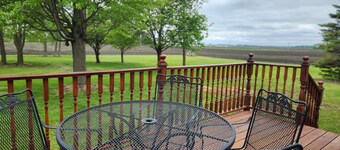 Country Escape 2BR, 2Ba, Lg Living, Fireplaces
Crow River Winery Wedding Guests