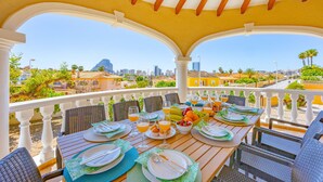 Outdoor dining - Villa Silene (Calpe)