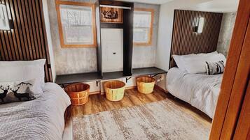 2 bedrooms, WiFi, bed sheets