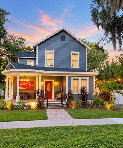 Sunny 5-bedroom Family Central Florida Getaway - AC, WiFi & Private Garden