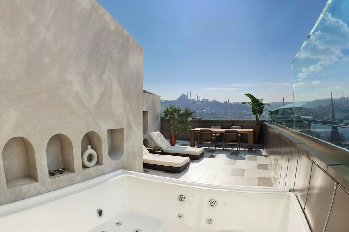 Room, 1 King Bed, Non Smoking, Sea View (Terrace) | Free WiFi, bed sheets