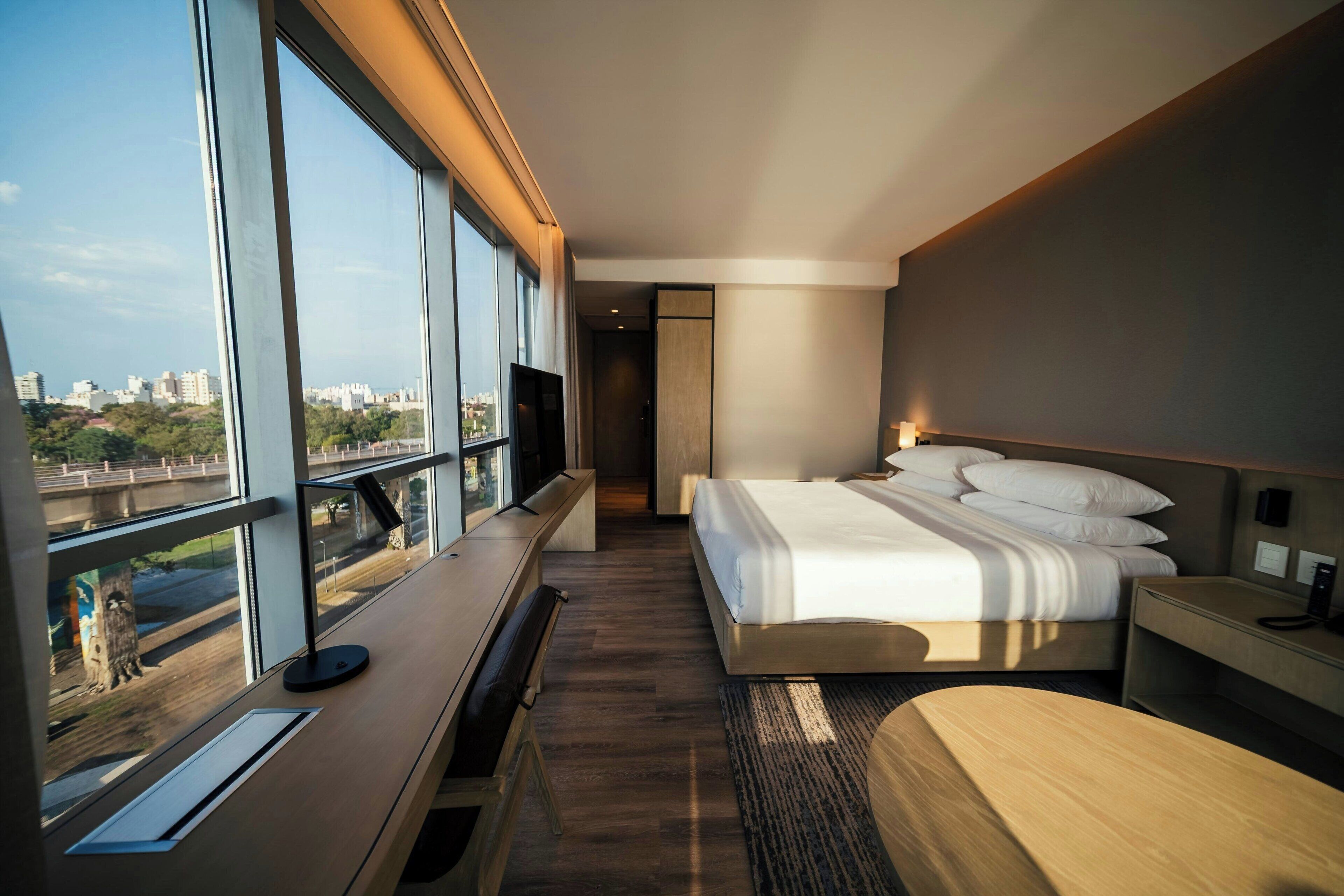 Executive Room, 1 King Bed, River View