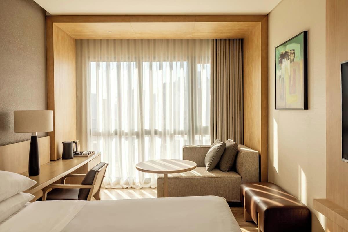 Superior-Zimmer, 1 King-Bett, Stadtblick