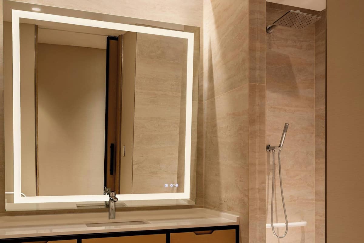Superior-Zimmer, 1 King-Bett, Flussblick | Badezimmer