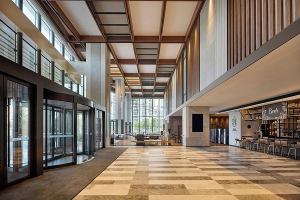 Lobby lounge