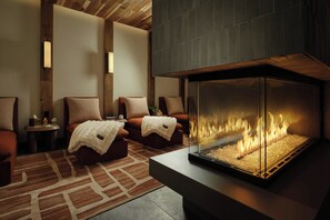 Espace de soins pour les couples, sauna, bain à remous, soins corporels