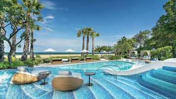 3 buitenzwembaden, parasols voor strand/zwembad