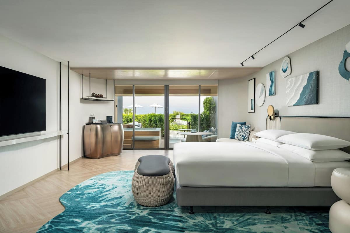 Suite, 1Â King-Bett (Garden access)