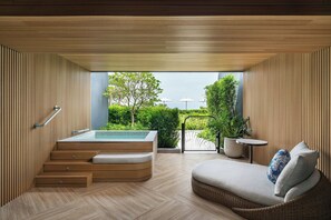 Suite, 1 très grand lit (Garden access) | Minibar, coffre-fort, système d’insonorisation