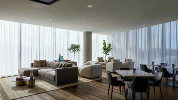 Det finns lunch och middag