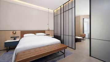 Four Points Suites | 客房內保險箱、遮光布/窗簾、免費無線上網