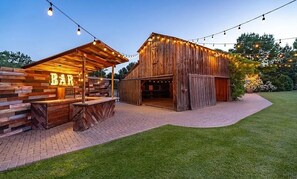 المنطقة المحيطة بالمنشأة