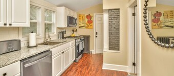 NEW! Upscale Private 3 Bed, Free Parking, W&D, A.C., Near MBTA, Backyard