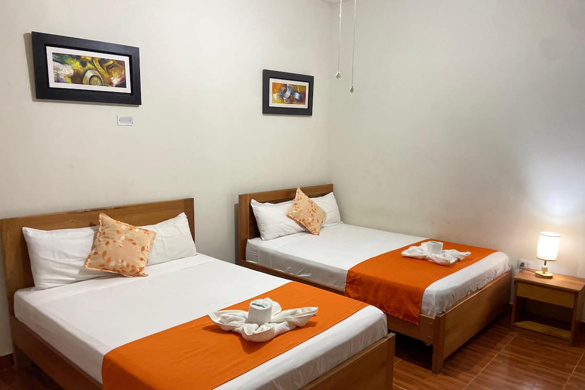 Junior Double Room | Desk, laptop workspace, free WiFi
