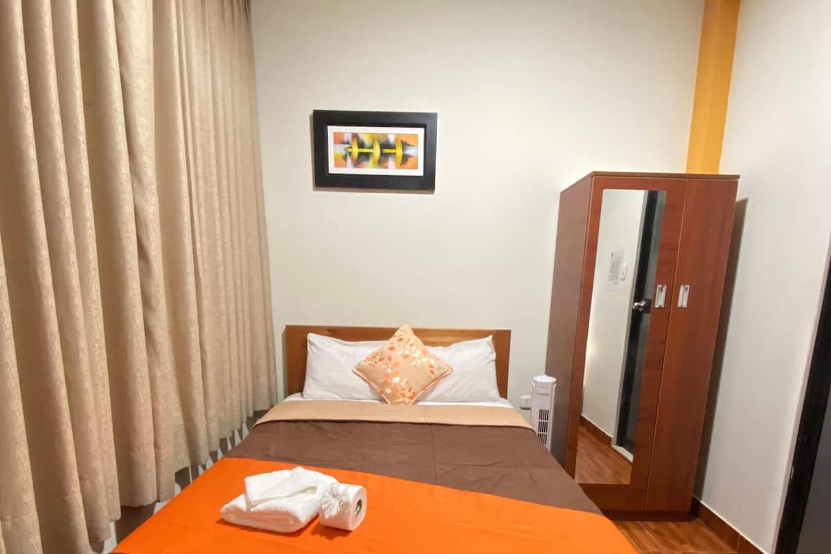 Deluxe Room | Desk, laptop workspace, free WiFi