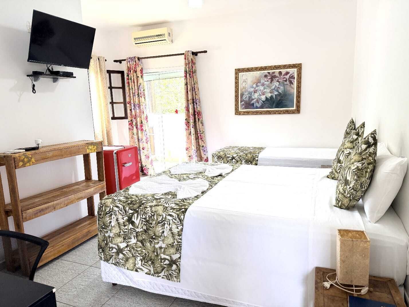 Desk, laptop workspace, free WiFi