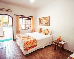 Classic Triple Room | Desk, laptop workspace, free WiFi - Pousada flores do Lázaro (Ubatuba)