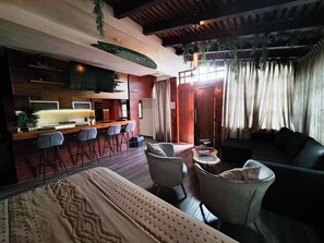 Chiringuito House | Blackout curtains, free WiFi, bed sheets - Hotel Chiringuito de Palo (Aticama)