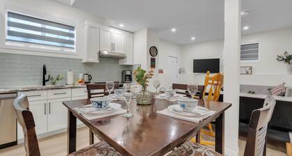 Entire guesthouse Suite in NW Calgary