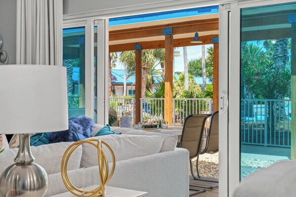 Téléviseur connecté, foyer, jeux vidéo, livres