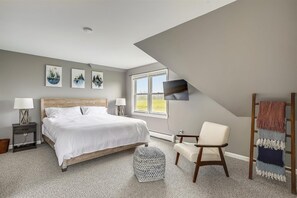 3 slaapkamers, een strijkplank/strijkijzer, gratis wifi, beddengoed