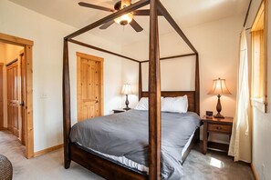 3 habitaciones, escritorio, wifi gratis y ropa de cama 