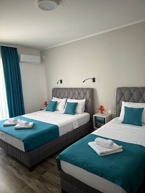 Superior Triple Room, Balcony, City View | Desk, laptop workspace, free WiFi - Hotel Mondo  (Budva)