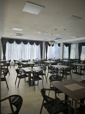 Restaurant - Hotel Mondo  (Budva)