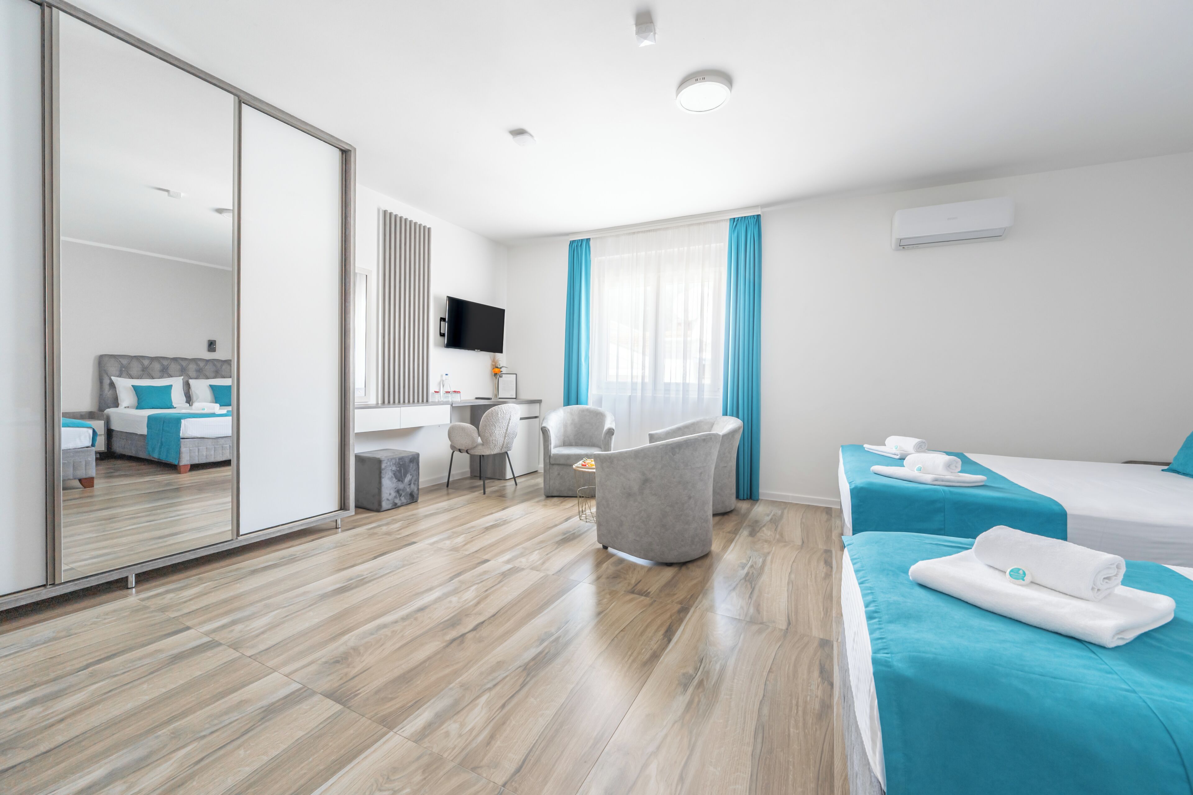 Luxury Quadruple Room, Balcony, City View | Desk, laptop workspace, soundproofing, free WiFi