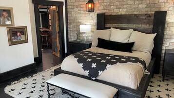 6 bedrooms, WiFi, bed sheets