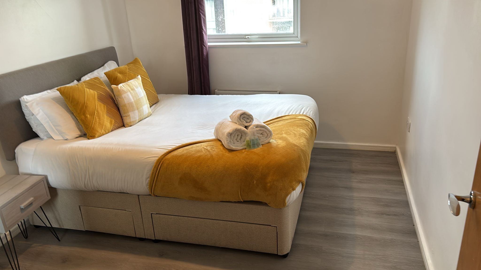 2 bedrooms, iron/ironing board, Internet, bed sheets