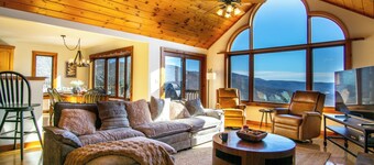 Skywalker Meadow 3 BR Home: True Retreat!