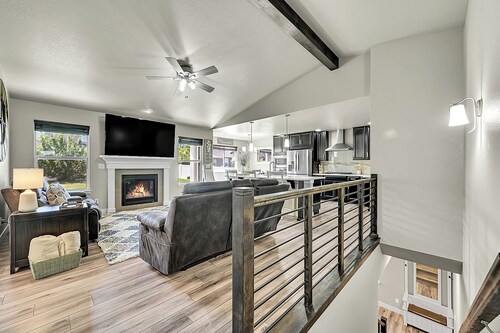 Modern 5BR/3BA Luxury Home,Movie Nights & Comfort