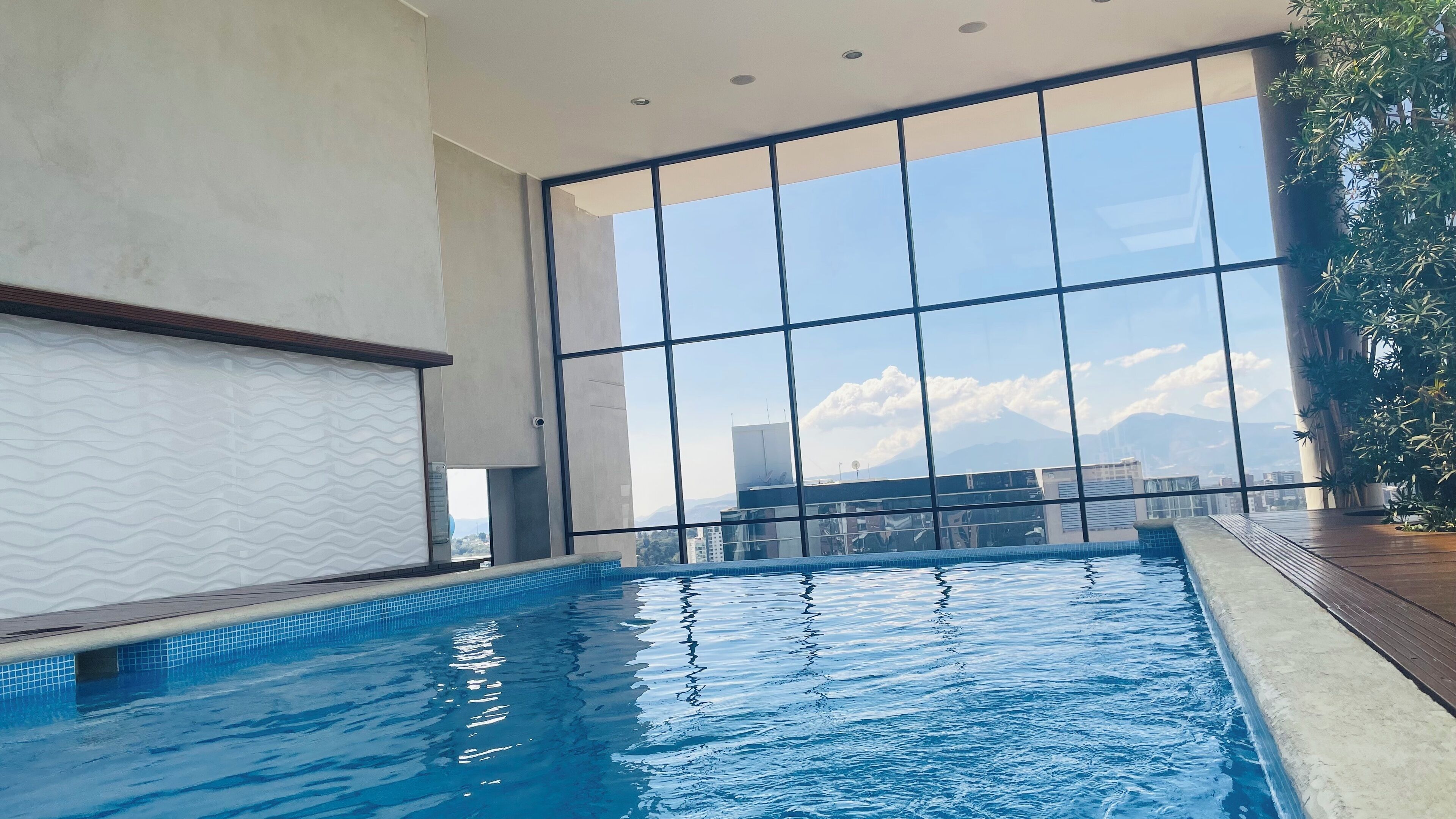 Piscina interna, piscina aquecida