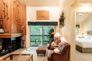Smart TV, fireplace