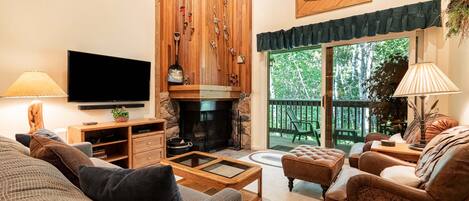 Smart TV y chimenea