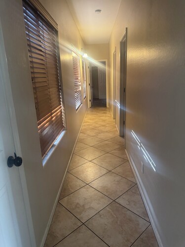 Spacious 5-bedroom house with AC, WiFi in brilliant Phoenix