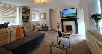 Sea View Cottage Near Snowdon & Coastal Trails