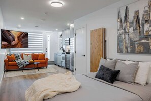 4 多间卧室、办公桌、熨斗/熨衣板、旅行婴儿床