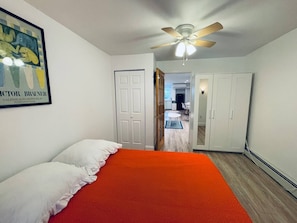 2 bedrooms, iron/ironing board, WiFi, bed sheets