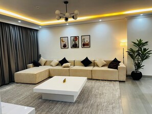 Smart TV - Addis Home & Comfort - Sarbet - Addis Ababa (Addis Ababa)