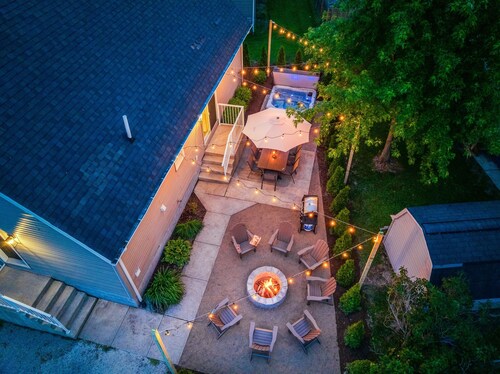 Cedar Point/Kalahari/Sports Force/Hot tub/Firepit/EV/Pets/Beach/Fireplace/Park