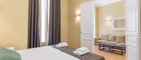 5 slaapkamers, een strijkplank/strijkijzer, gratis wifi, beddengoed