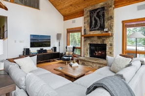 TV connectée, cheminée