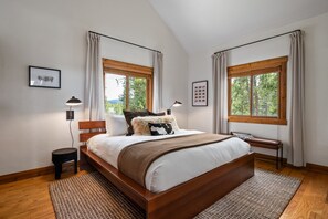 3 bedrooms, iron/ironing board, travel cot, free WiFi - Silver Lining Chateau 374 I Amazing Views I Private Hot Tub I Bunk Room I Discounted Attractions (Tabernash)