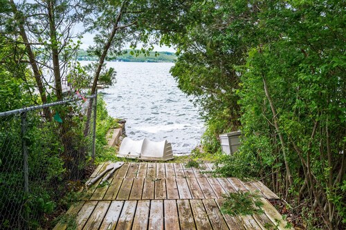 Canandaigua Lake Access | Fire Pit | 5 Bedrooms