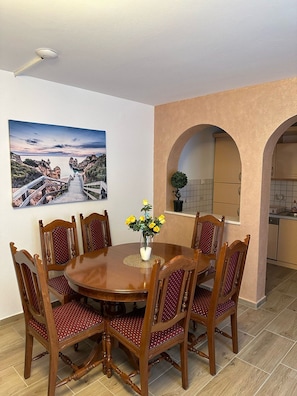 Deluxe Apartment, City View | Living area - Il Mare (Budva)