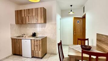 Comfort Apartment, Balcony, City View | Living area