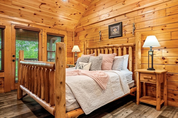 5 bedrooms, free WiFi, bed sheets